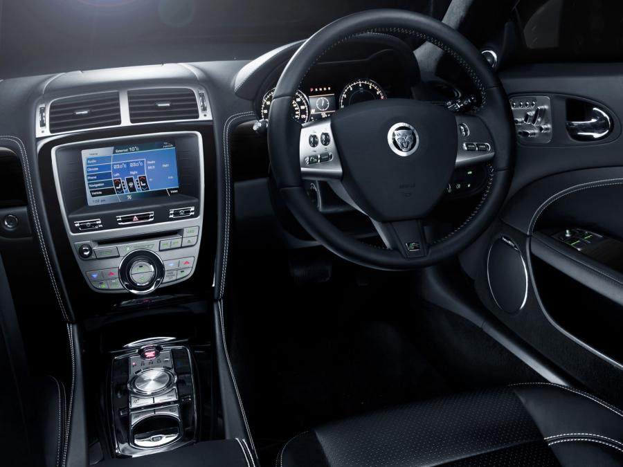  Jaguar XKR Coupe Black Package 2010 года  (фото 12 из 16)